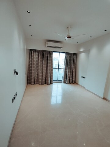 2 BHK Apartment For Sale in Khar West
