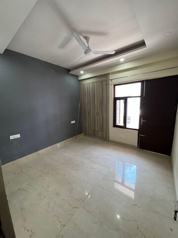 Room in 3 BHK Apartment at MP Metro Towers, Dhakoli Village – for Rent