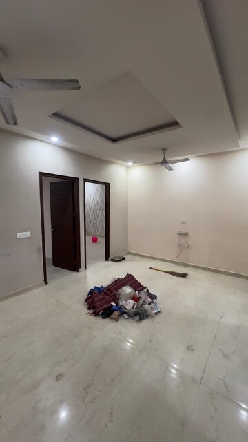 Room in 3 BHK Apartment at MP Metro Towers, Dhakoli Village – for Rent