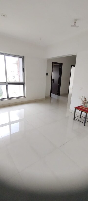 Room in 1 BHK Apartment at Sinchan CHS, Andheri West – for Rent