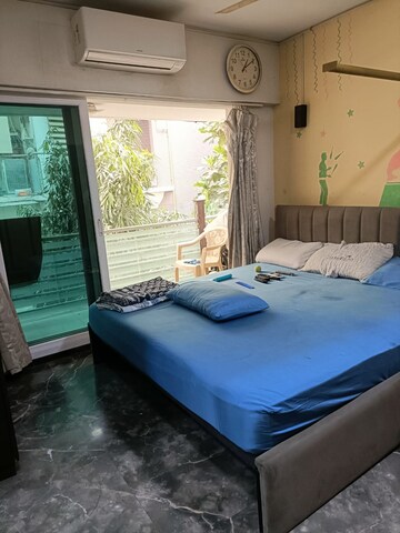 Bedroom in 3 BHK Apartment at Vaswani Belvedere, Bandra West – for Sale