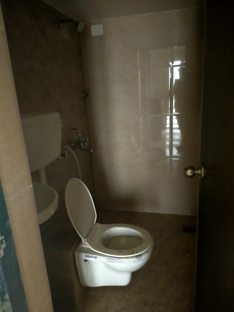 Bathroom, lincoln-park 1 Bedroom 663 Sq.Ft. Apartment In Virar West Palghar 7968877