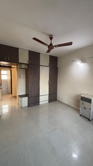 Room in 2 BHK Apartment at Mahadkar Residency, Paud Road – for Rent