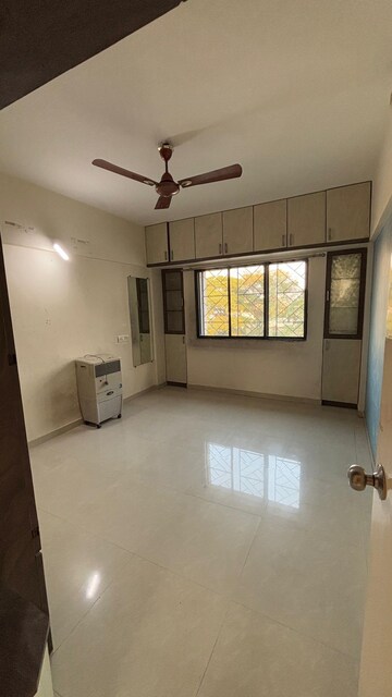 Room in 2 BHK Apartment at Mahadkar Residency, Paud Road – for Rent