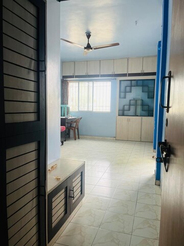Room in 2 BHK Apartment at Shree Shankarangari, Kothrud – for Rent