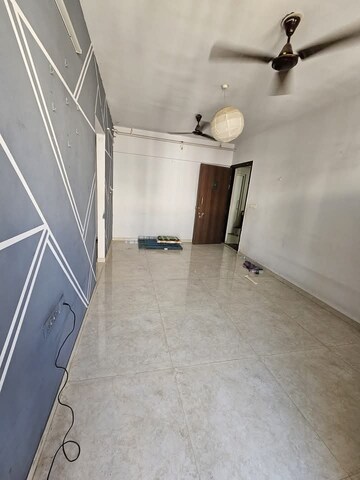 Room in 1.5 BHK Apartment at Lodha Palava City Lakeshore Greens, Dombivli East – for Rent