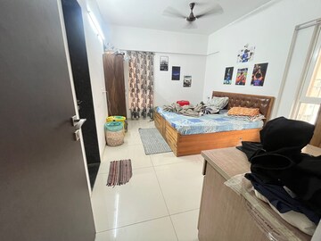 Master Bedroom in 3 BHK Apartment at Badhekar Krushnakunj, Kothrud – for Rent