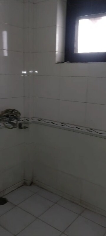 Room in 4 BHK Apartment at Panchsheel Sps Residency, Ahinsa Khand ii – for Rent