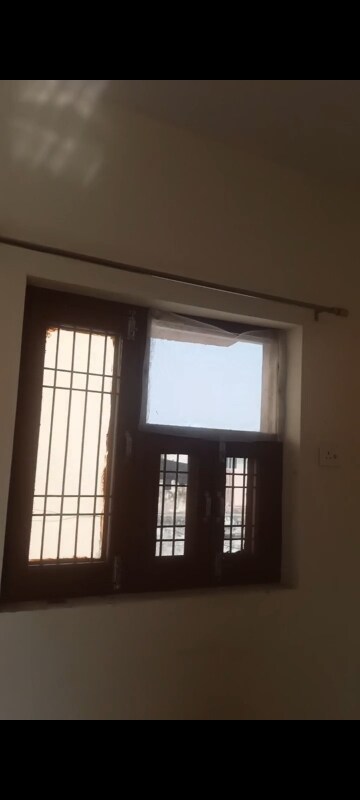 Room in 1 RK Builder Floor at Maya Homes, Indrapuram – for Rent