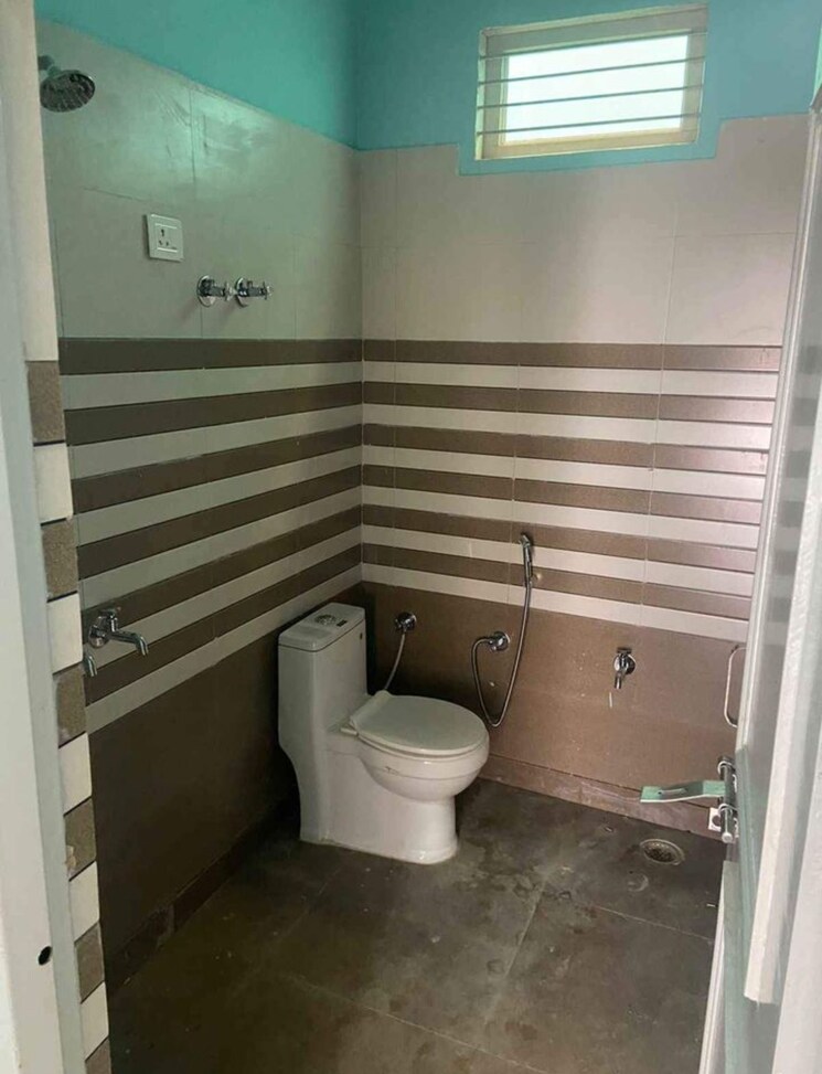 Bathroom, pvd-mansarovar-park 2 Bedroom 500 Sq.Ft. Independent House In Lal Kuan Ghaziabad 7969051