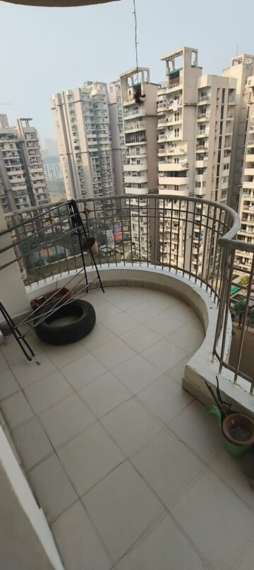 3 BHK Apartment – Exterior View View at Supertech Cape Town, Sector 74 - for Rent