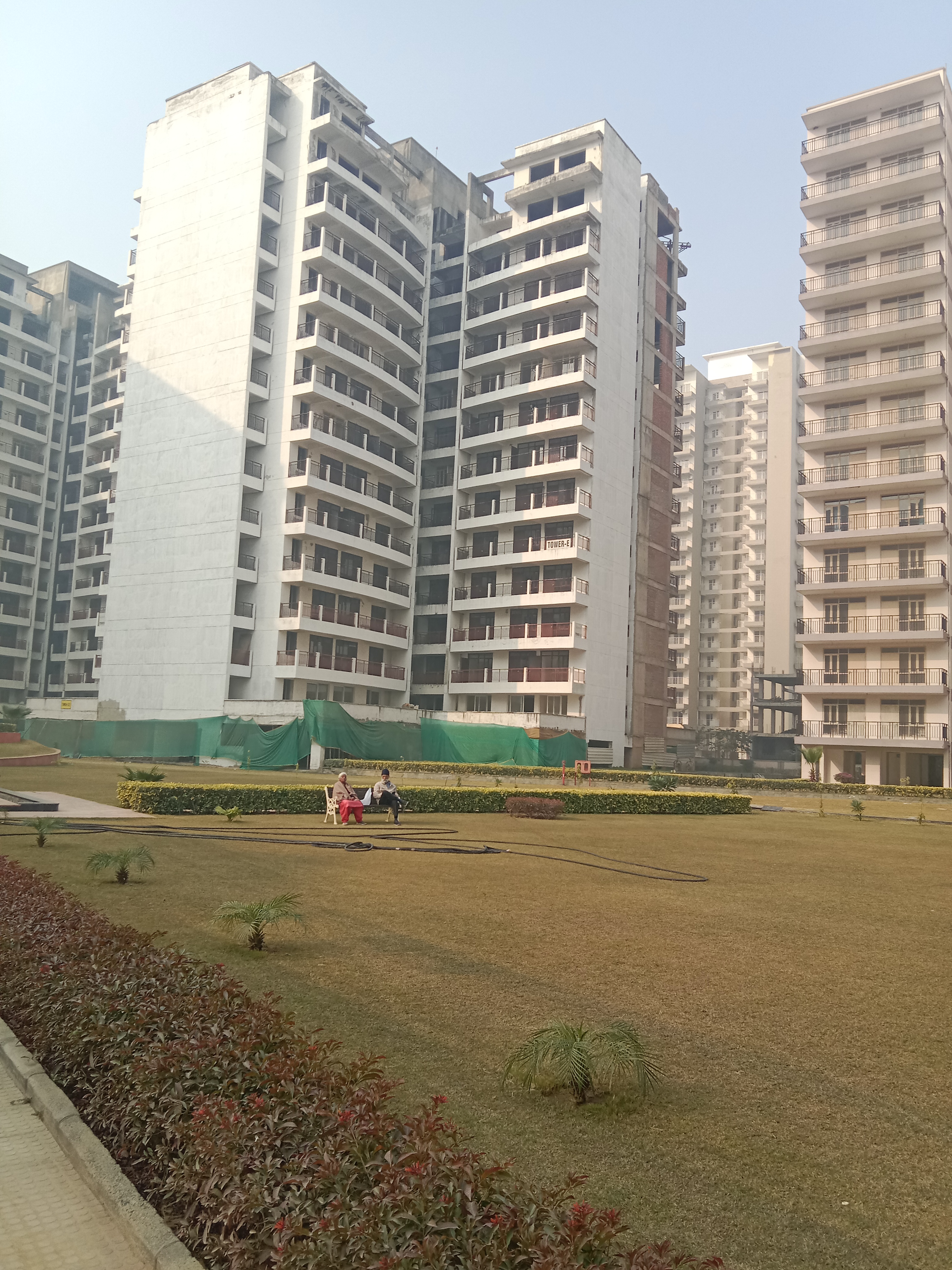 3 BHK + Servant Room 1865 Sq.Ft. Apartment in Cosmos Express 99