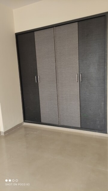 Room in 1 BHK Apartment at Rosa Gardenia, Ghodbunder Road – for Rent