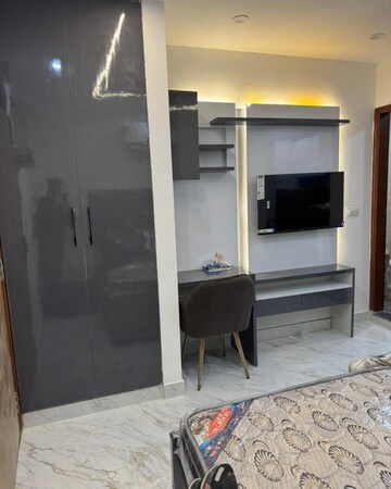 Master Bedroom in 1.5 BHK Builder Floor at Shastri Nagar – for Rent