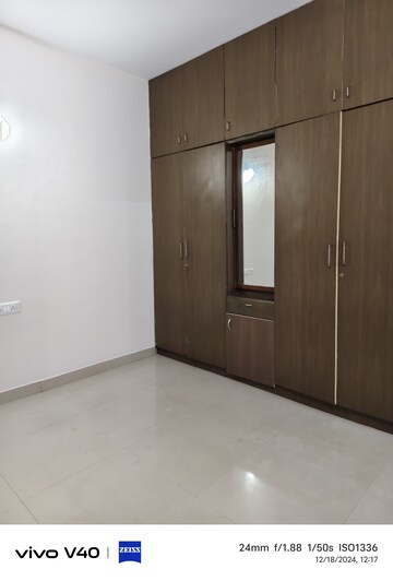 Room in 2 BHK Builder Floor at Halasuru – for Rent