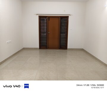 Room in 2 BHK Builder Floor at Halasuru – for Rent