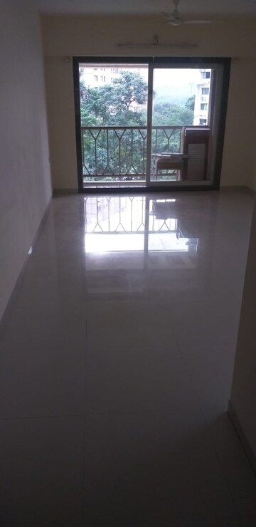 Room in 1 BHK Apartment at Vihang Valley Phase1, Kasarvadavali – for Rent