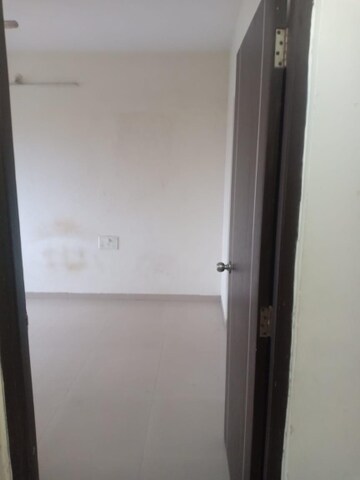 Room in 1 BHK Apartment at Vihang Valley Phase1, Kasarvadavali – for Rent