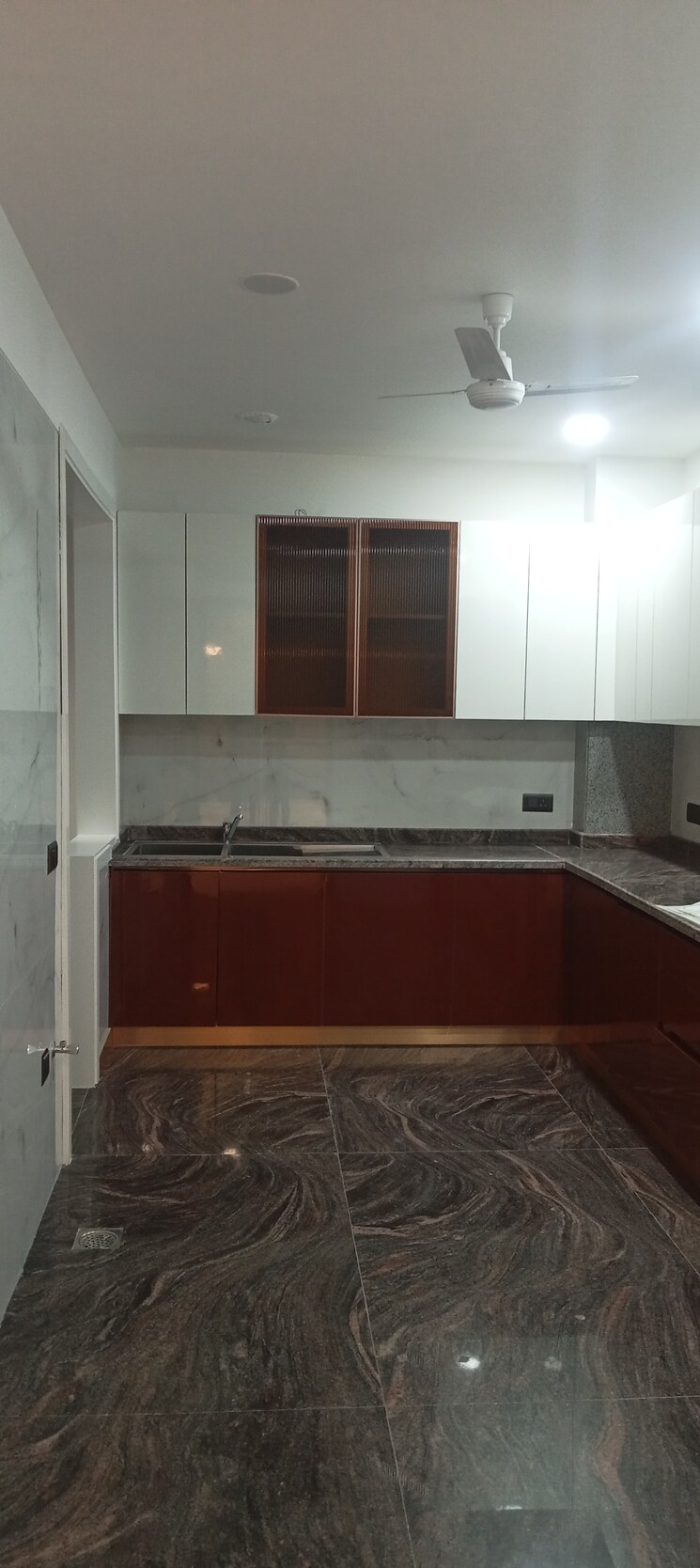 Kitchen, safdarjang enclave 3 Bedroom 200 Sq.Yd. Builder Floor In Safdarjang Enclave Delhi 7969139