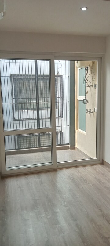 Room in 3 BHK Builder Floor at Safdarjung Development Area – for Rent