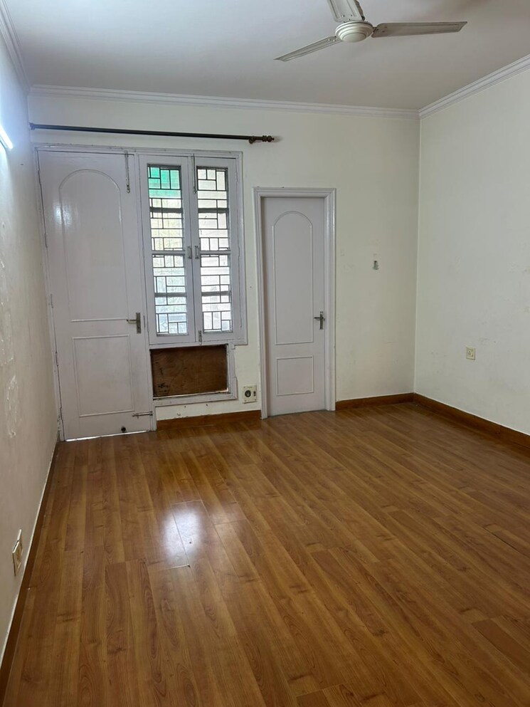 Room, ardee-city 3 Bedroom 1400 Sq.Ft. Builder Floor In Sector 52 Gurgaon 7969170