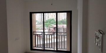Room in 1 BHK Apartment at Raunak Bliss, Ghodbunder Road – for Rent