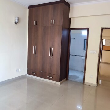 Room in 3 BHK Apartment at Ardee City Palm Grove Heights, Sector 52 – for Rent