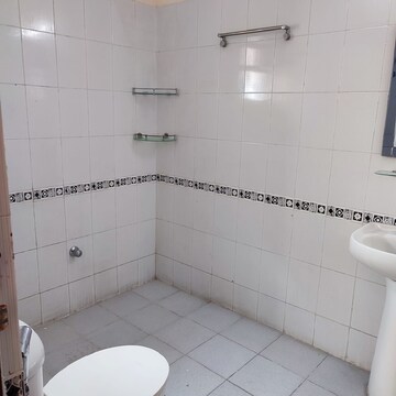 Bathroom in 3 BHK Apartment at Ardee City Palm Grove Heights, Sector 52 – for Rent