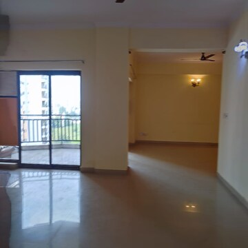 Room in 3 BHK Apartment at Ardee City Palm Grove Heights, Sector 52 – for Rent