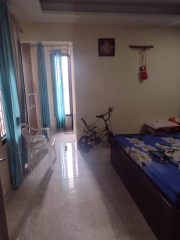 Living Room in 3 BHK Builder Floor at Ardee City, Sector 52 – for Rent