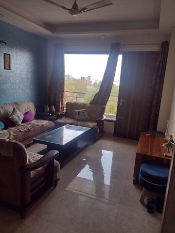 Living Room in 3 BHK Builder Floor at Ardee City, Sector 52 – for Rent