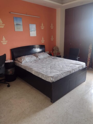 Bedroom in 3 BHK Builder Floor at Ardee City, Sector 52 – for Rent