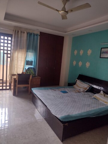 Bedroom in 3 BHK Builder Floor at Ardee City, Sector 52 – for Rent