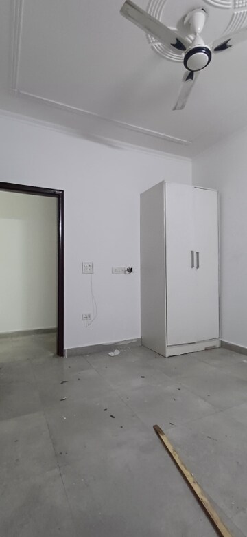 Room in 3 BHK Builder Floor at Chattarpur – for Rent