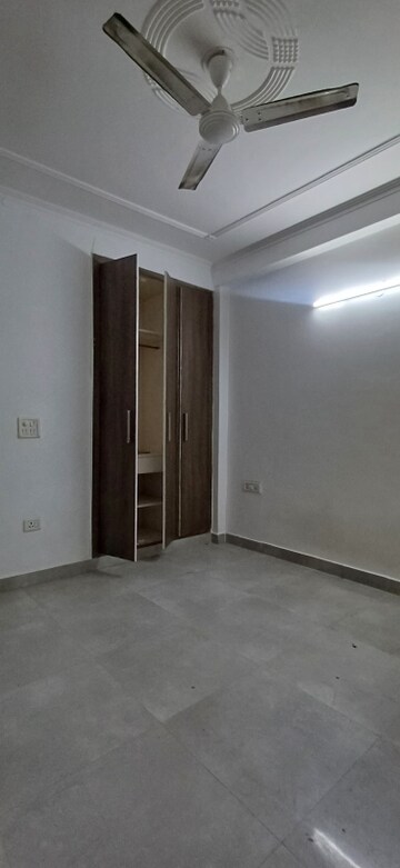 Room in 3 BHK Builder Floor at Chattarpur – for Rent