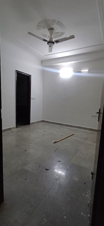 Room in 3 BHK Builder Floor at Chattarpur – for Rent