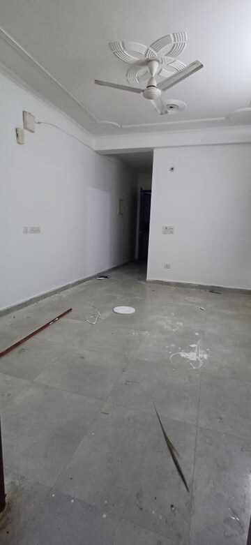 Room in 3 BHK Builder Floor at Chattarpur – for Rent