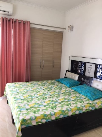 Master Bedroom in 2 BHK Apartment at Gaur City 2 - 14th Avenue, Sector 16c Greater Noida – for Rent