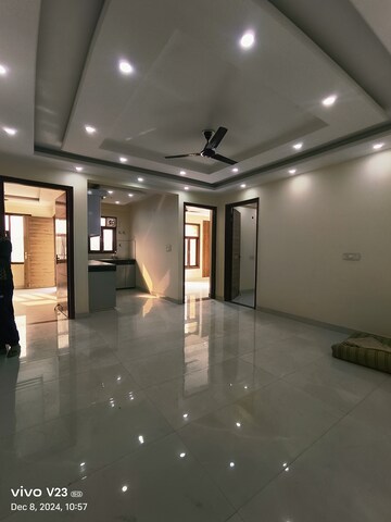 Room in 3 BHK Builder Floor at Palm Residency Chhatarpur, Chattarpur – for Sale