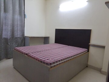 Bedroom in 1 BHK Builder Floor at Sector 40 – for Rent
