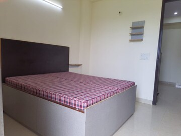 Bedroom in 1 BHK Builder Floor at Sector 40 – for Rent