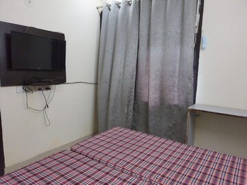 Bedroom in 1 BHK Builder Floor at Sector 40 – for Rent