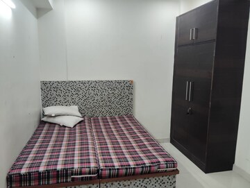 Bedroom in 1 BHK Builder Floor at Sector 40 – for Rent