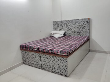 Bedroom in 1 BHK Builder Floor at Sector 40 – for Rent