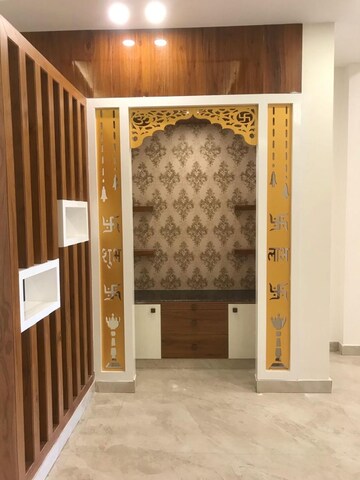 Building Lobby in 3 BHK Builder Floor at Sector 85 – for Rent