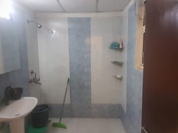 Bathroom in 2.5 BHK Apartment at Jm Orchid, Sector 76 – for Sale