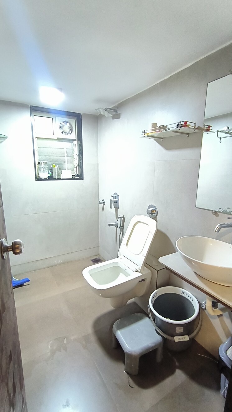 Bathroom, sukhada-apartment 2 Bedroom 800 Sq.Ft. Apartment In Worli Mumbai 7969739