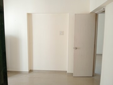 Room in 1 BHK Apartment at Bindra Complex, Andheri East – for Sale