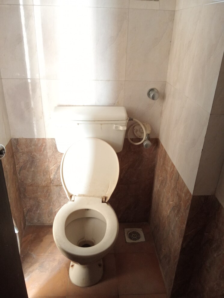 Bathroom, bindra-complex 1 Bedroom 600 Sq.Ft. Apartment In Andheri East Mumbai 7969808