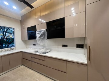 Kitchen in 4 BHK Builder Floor at Sector 55 – for Rent